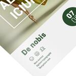 Folleto cuadrado en papel estucado.