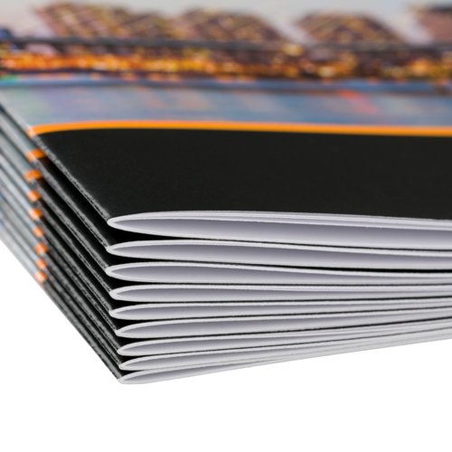 Revistas grapadas formato horizontal, 24 x 17 cm 5