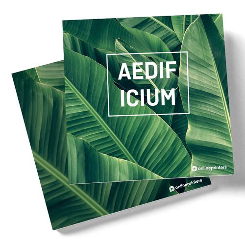 Notas adhesivas cuadradas para etiquetar y procesar.