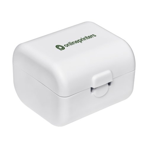 Adaptador de viaje blanco con mecanismo de plegado.