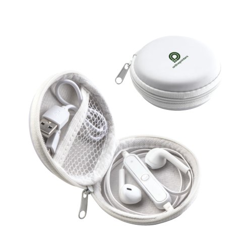 Auriculares Bluetooth blancos con estuche y cable.