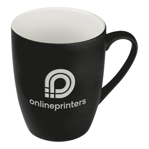 Taza de cermica negra con asa.