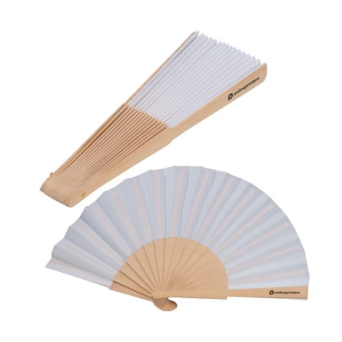 Abanico de papel con mango de madera para abanicar.