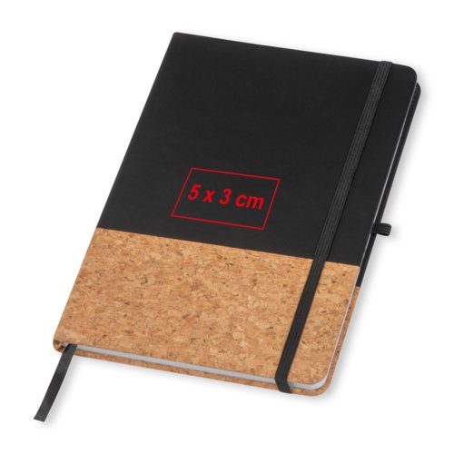Cuaderno negro con detalle de corcho y goma elstica.