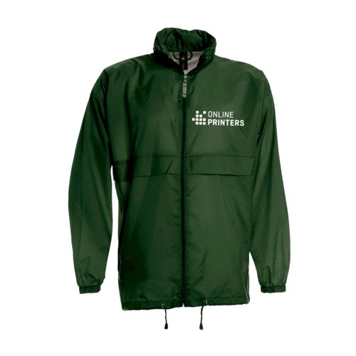 Chaqueta cortavientos ligera con cremallera completa y capucha.