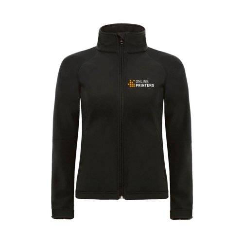 Chaqueta softshell negra con cremallera completa y cuello alto.