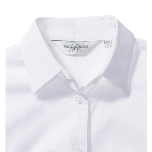 Blusa blanca de mujer en mezcla de algodn de manga corta.
