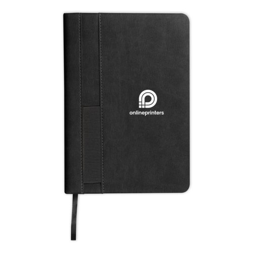 Cuaderno negro con goma elstica y marcapginas de cinta.