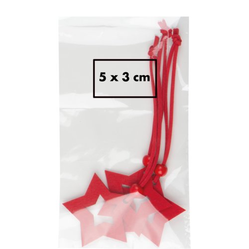 Juego de adornos de estrella de fieltro rojo con cuerda.