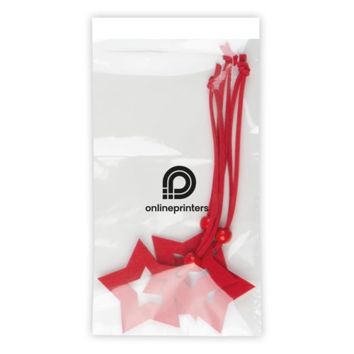 Set de colgantes de estrella de fieltro rojo con cordn y cuenta.