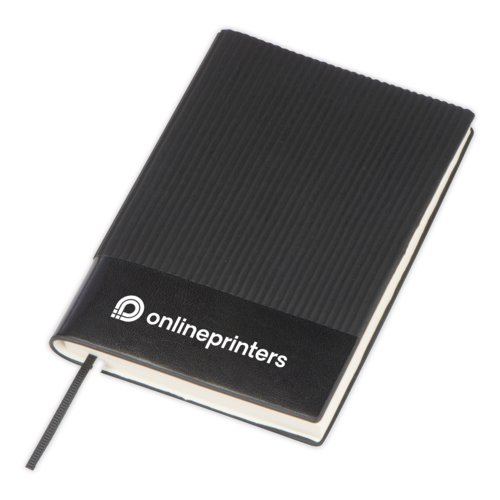 Cuaderno negro con cierre elstico y marcapginas de cinta.