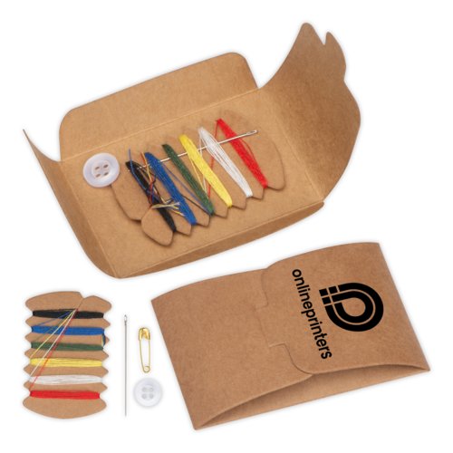 Set de costura marrn con hilo de colores surtidos, agujas y botones.