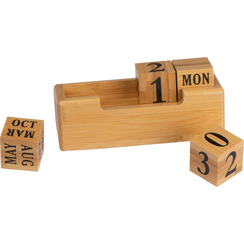 Calendario de escritorio beige de madera con cubos intercambiables.
