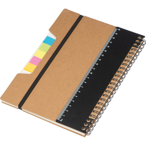 Cuaderno marrn con goma elstica y encuadernacin en espiral.