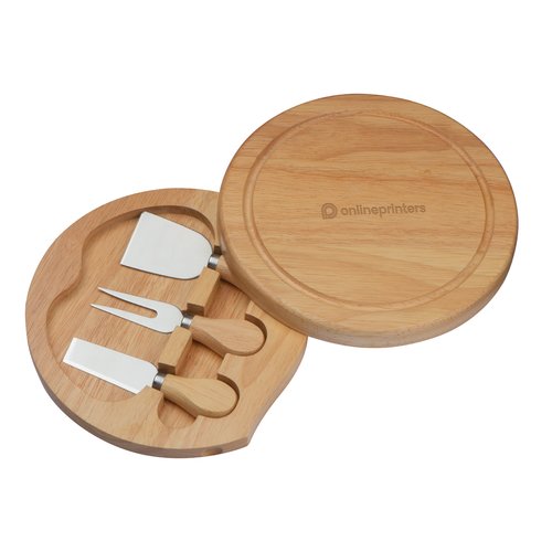 Tabla de quesos de madera beige con cuchillos de queso a juego.