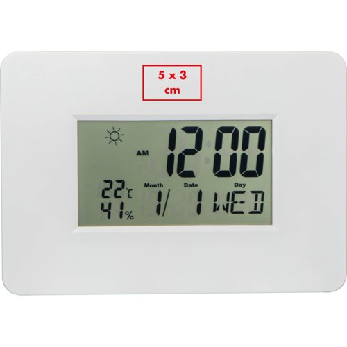 Reloj de pared blanco con pantalla digital.