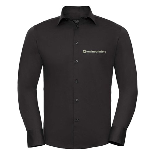 Camisa negra de manga larga con tapeta de botones.