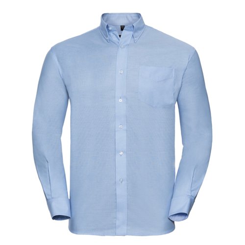 Camisa azul de algodn y polister con mangas largas y tapeta de botones.