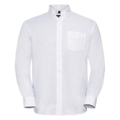 Camisa blanca de algodn y polister con mangas largas y tapeta de botones.