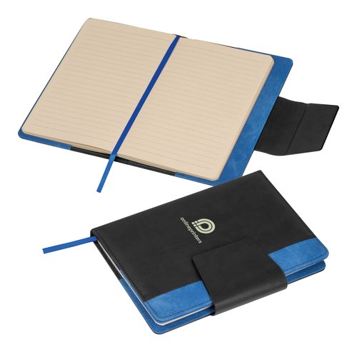 Cuaderno azul con lengeta de cierre y marcapginas.