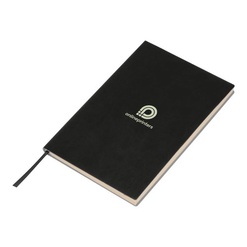 Cuaderno negro de tapa dura con cinta marcapginas.