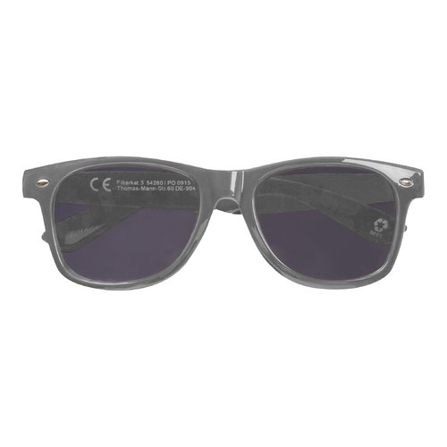 Gafas de sol RPET gris plateado con diseo clsico.