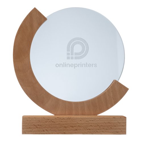 Trofeo beige con base de bamb y placa circular de vidrio acrlico.