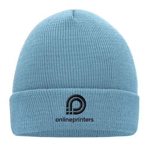 Gorro de punto azul claro hecho de material suave.
