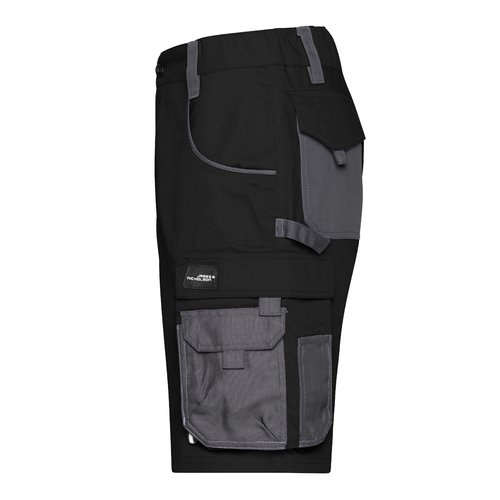 Pantalones cortos de trabajo negros y grises de mezcla de polister y algodn con mltiples bolsillos.