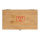 Caja de vino de madera con cierre.