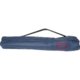 Silla azul plegable con bolsa de transporte.