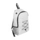 Mochila blanca con bolsillo lateral y cordn elstico.