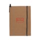 Cuaderno marrn con cierre de goma elstica y portalpices.