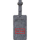 Etiqueta de equipaje de fieltro gris con hebilla de metal y ranura.