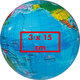 Pelota antiestrs azul con diseo de mapa mundial.