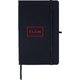 Cuaderno negro con goma elstica y cinta marcapginas.